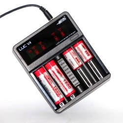 Efest Luc V4 Ladegerät für 4 Batterien